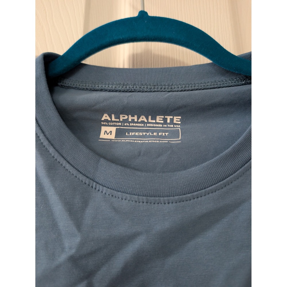 Alphalete, Women's Medium, Long Sleeve Cropped T-Shirt, Activewear, Athleisure - Picture 2 of 3